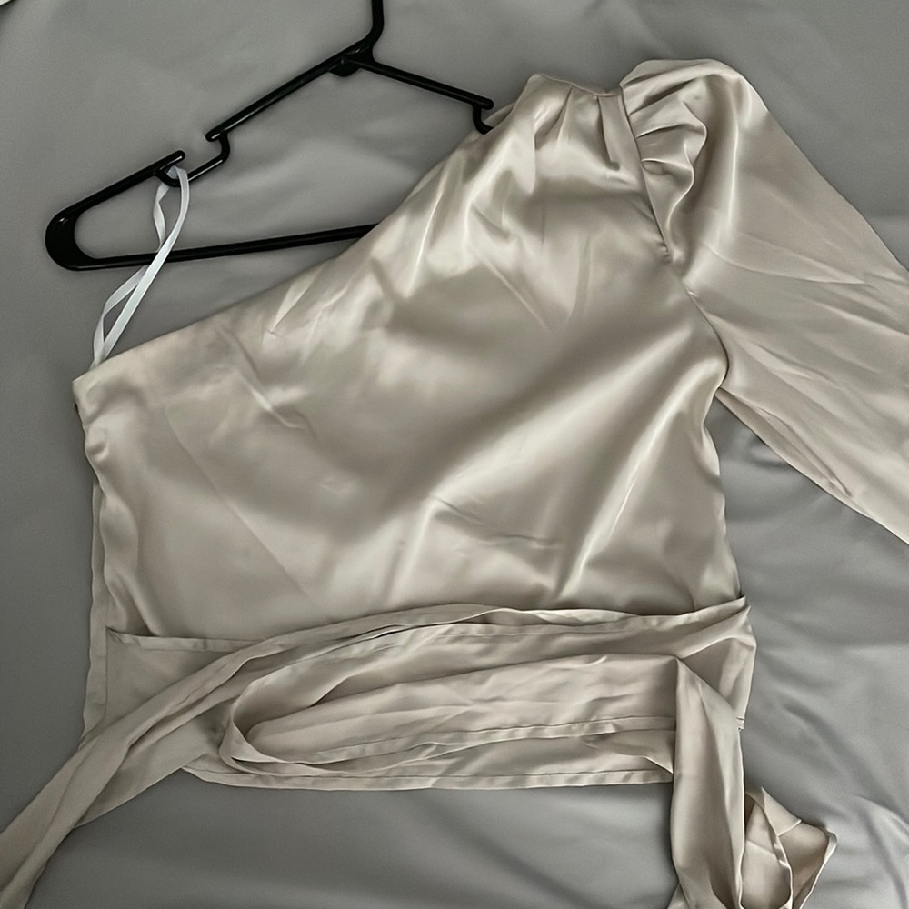 Superdown Small Satin One Shoulder Blouse